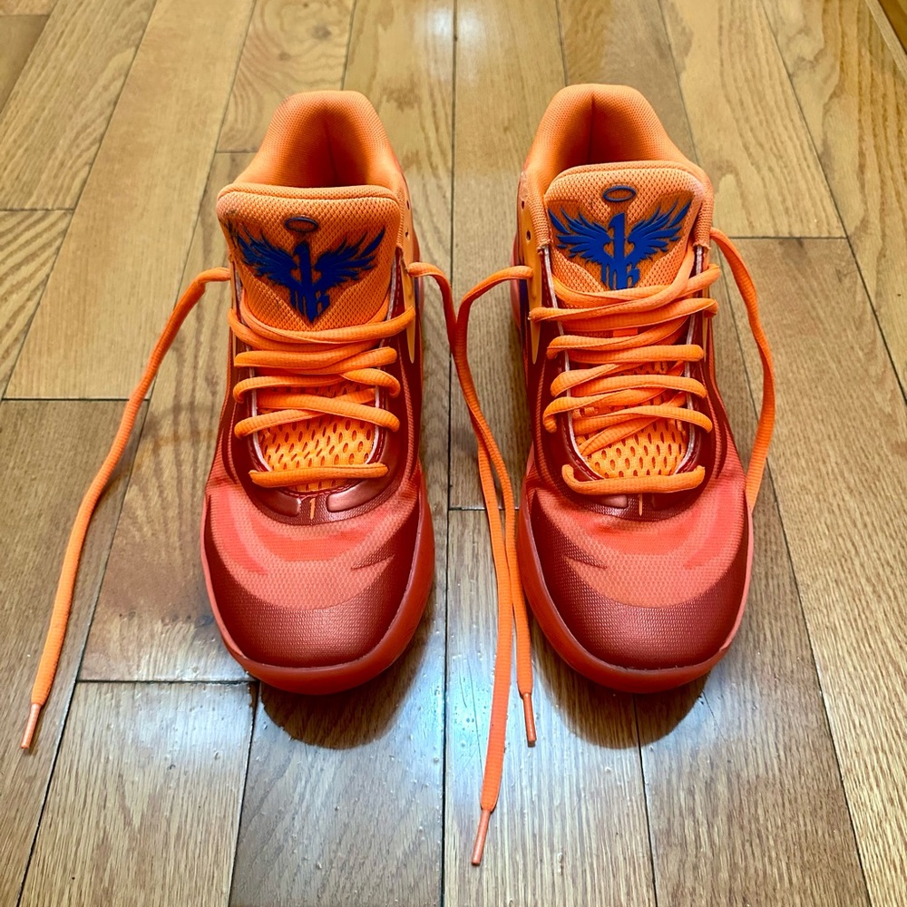 Nike Orange Sneakers Vibrant Athletic Design